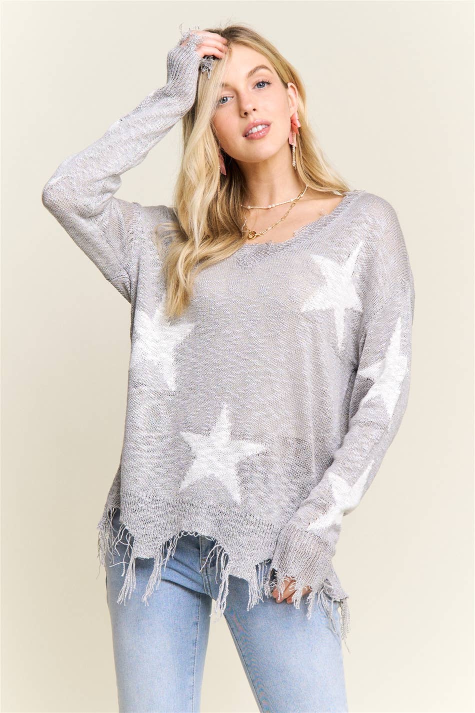 DISTRESSED STAR SWEATER TOP GREY