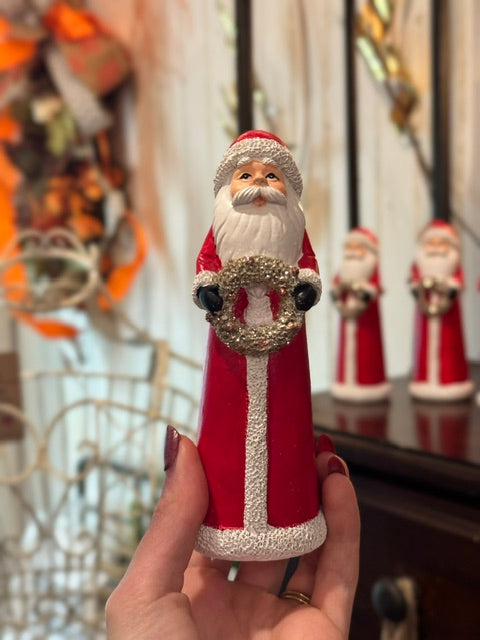Santa Figure/ shelf sitter- 5.5"H - Wreath